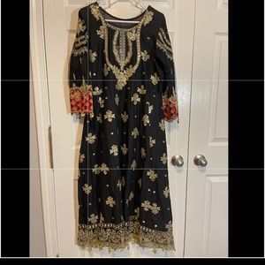 Pakistani party wear shalwar kameez